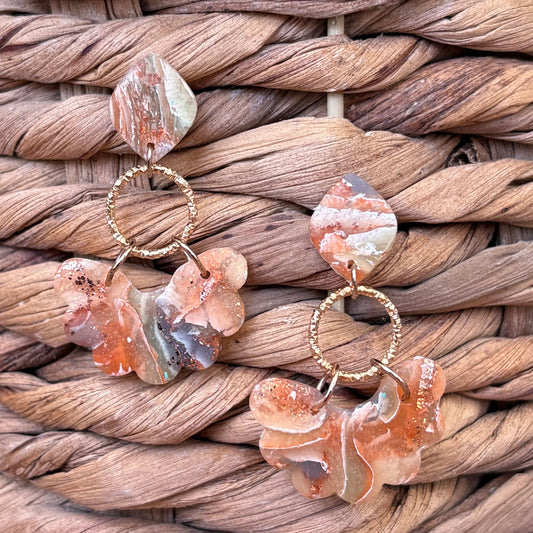 Crown Flower Agate Dangle Earrings | The Oak & Grey