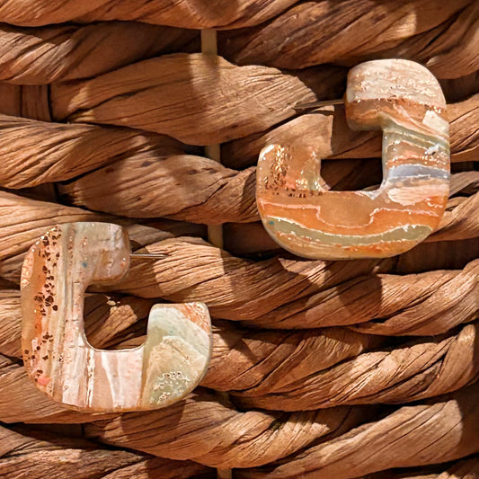 Mid Square Agate Huggie Earrings | The Oak & Grey