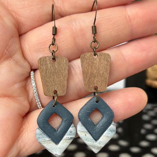 Pointed Drops Dangle Earrings | The Oak & Grey