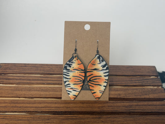 Tiger Pinched Leaf Dangle Earrings | The Oak & Grey