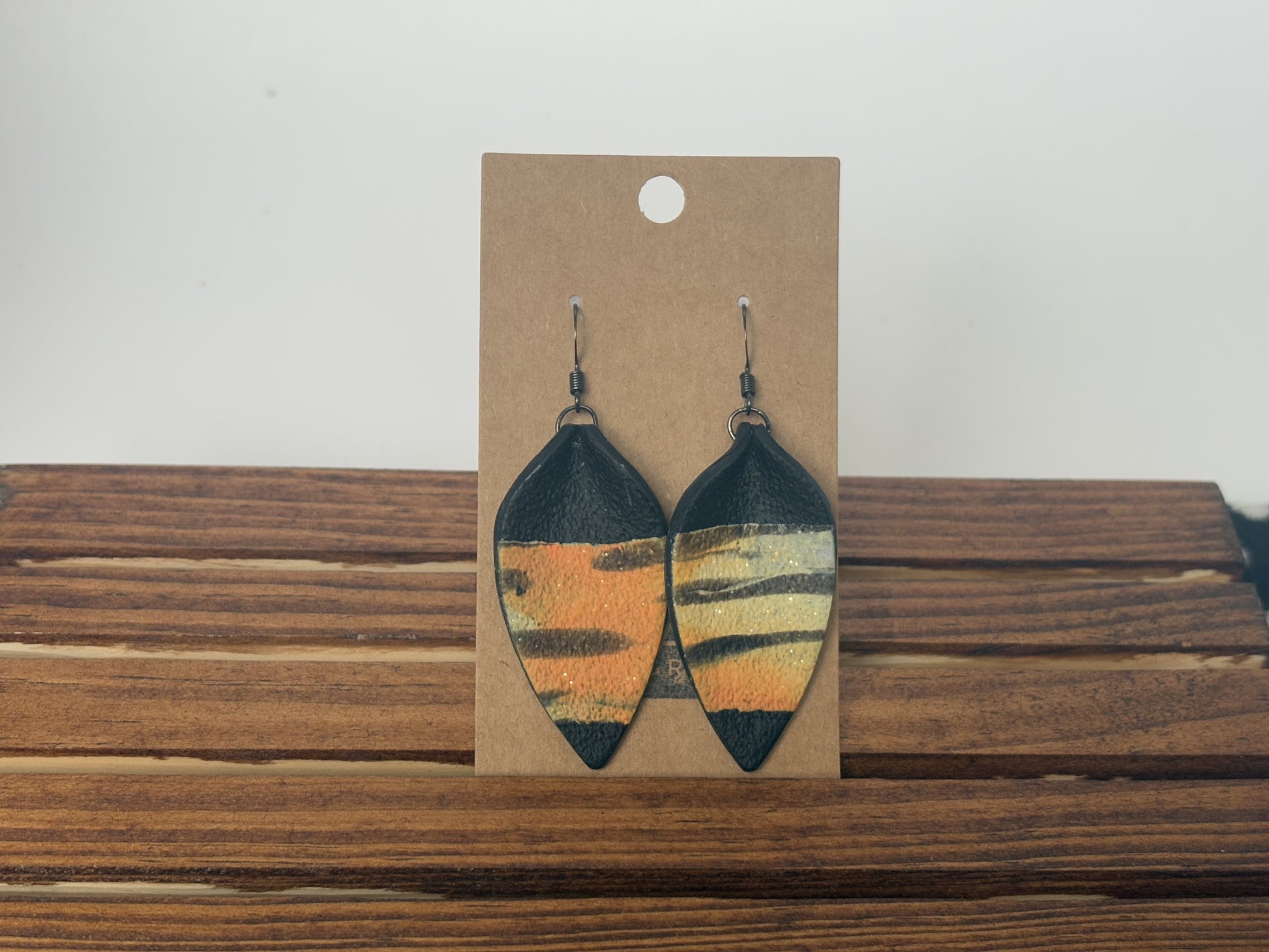 Abstract Tiger Pinched Leaf Dangle Earrings | The Oak & Grey