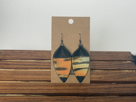 Abstract Tiger Pinched Leaf Dangle Earrings | The Oak & Grey